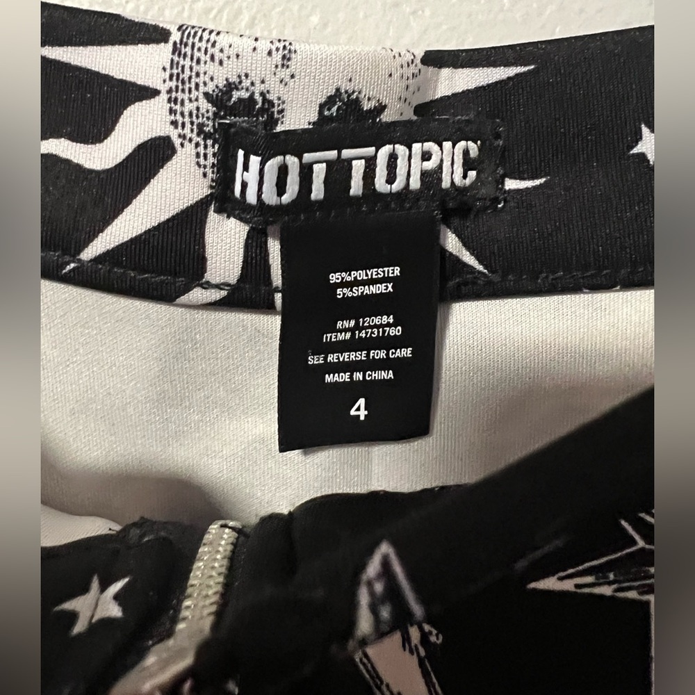 Hot Topic Celestial O-Ring Skater Skirt - Picture 5 of 9